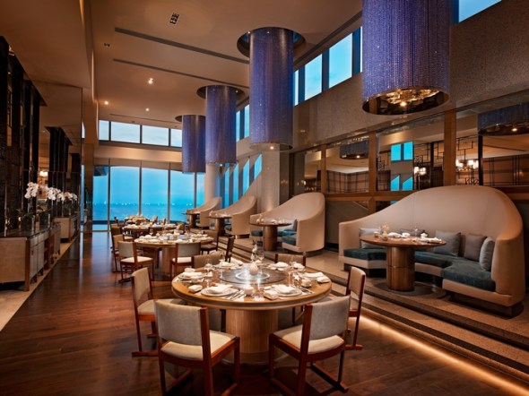 cn_chinabluerest01_32_700x525_fittoboxsmalldimension_center